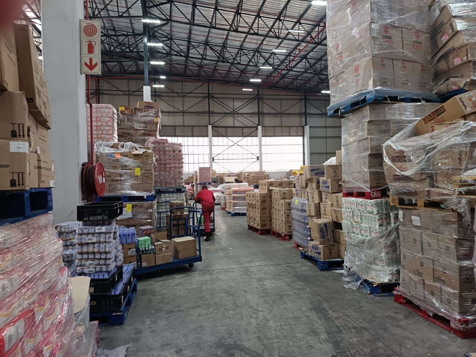 Warehouse to let in Cornubia