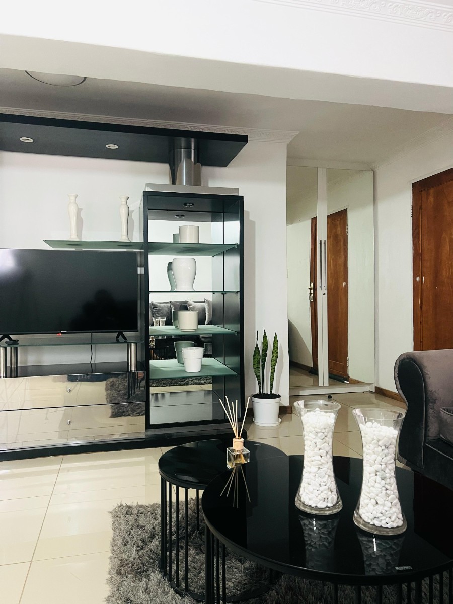 2 Bedroom Cottage Fully furnished For Rental in Cyrildene,