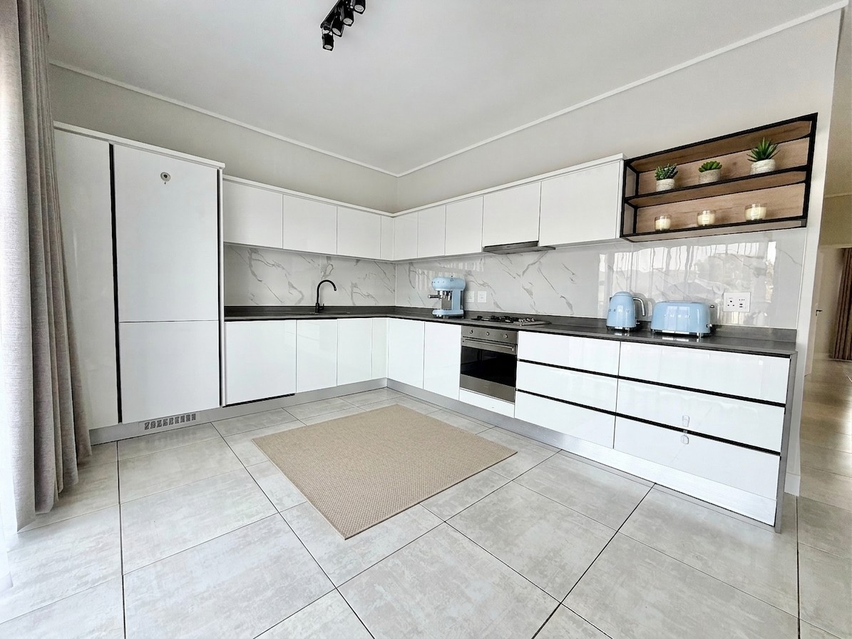 Elegant Signature Series 3-Bedroom Apartment for Sale - Prime Investment Opportunity