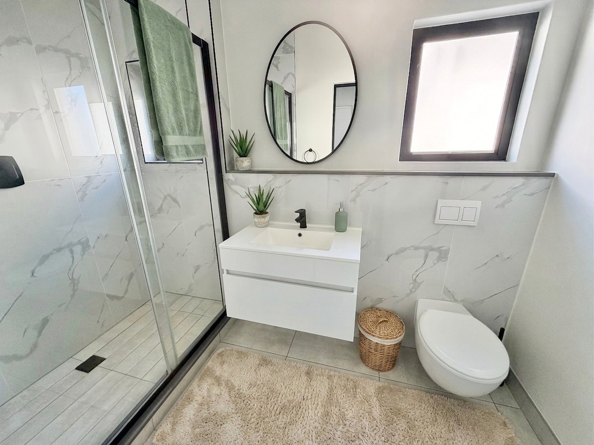 Elegant Signature Series 3-Bedroom Apartment for Sale - Prime Investment Opportunity