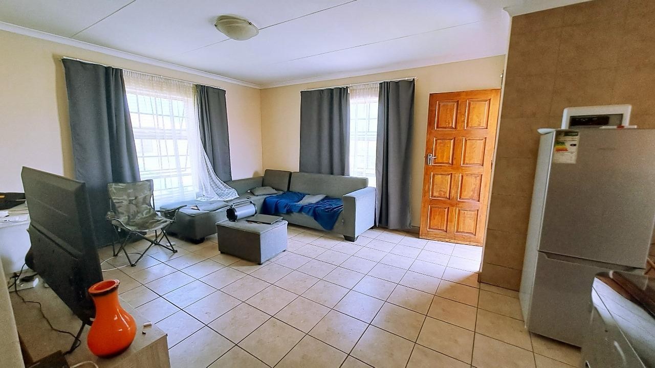3 Bedroom House For Sale in Thatch Hill Estate,Centurion