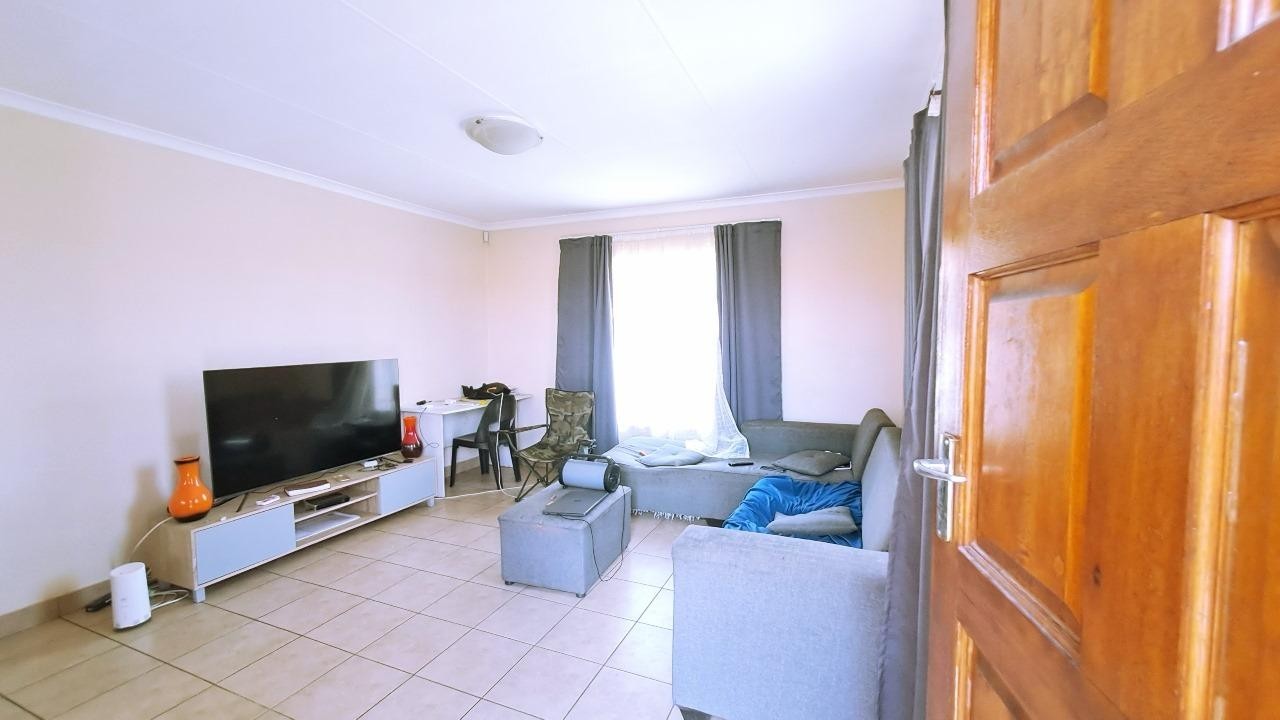 3 Bedroom House For Sale in Thatch Hill Estate,Centurion