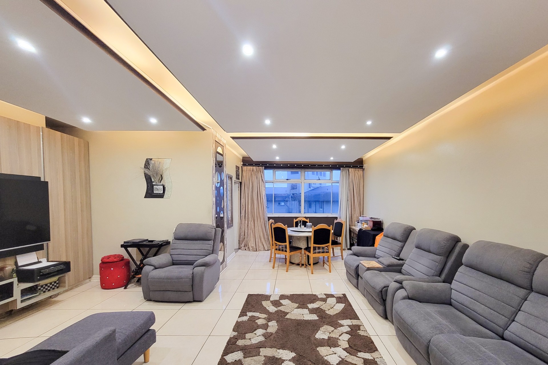 Spacious 118m² Oceanfront Living in Prime North Beach