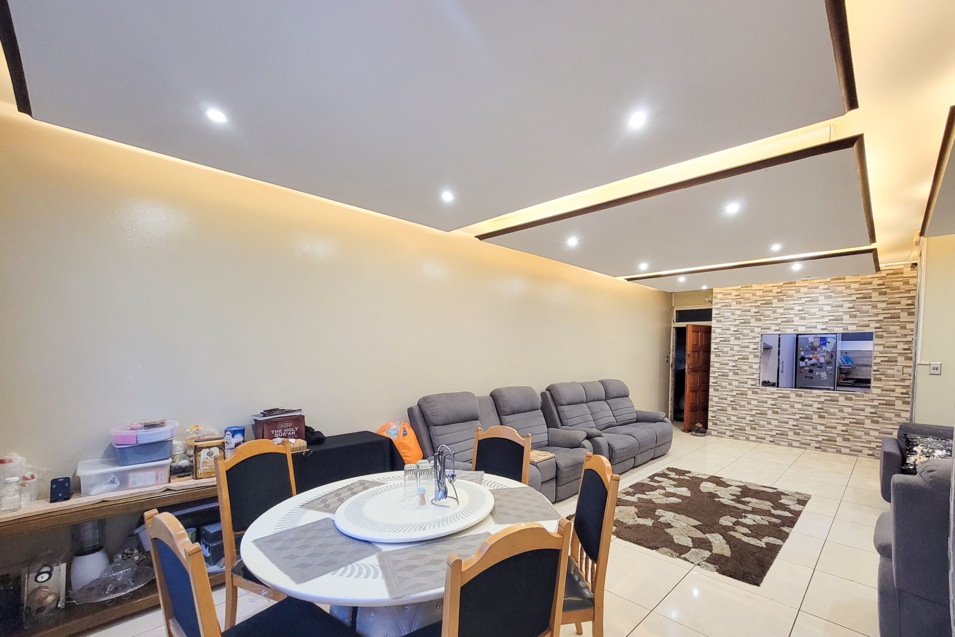 Spacious 118m² Oceanfront Living in Prime North Beach
