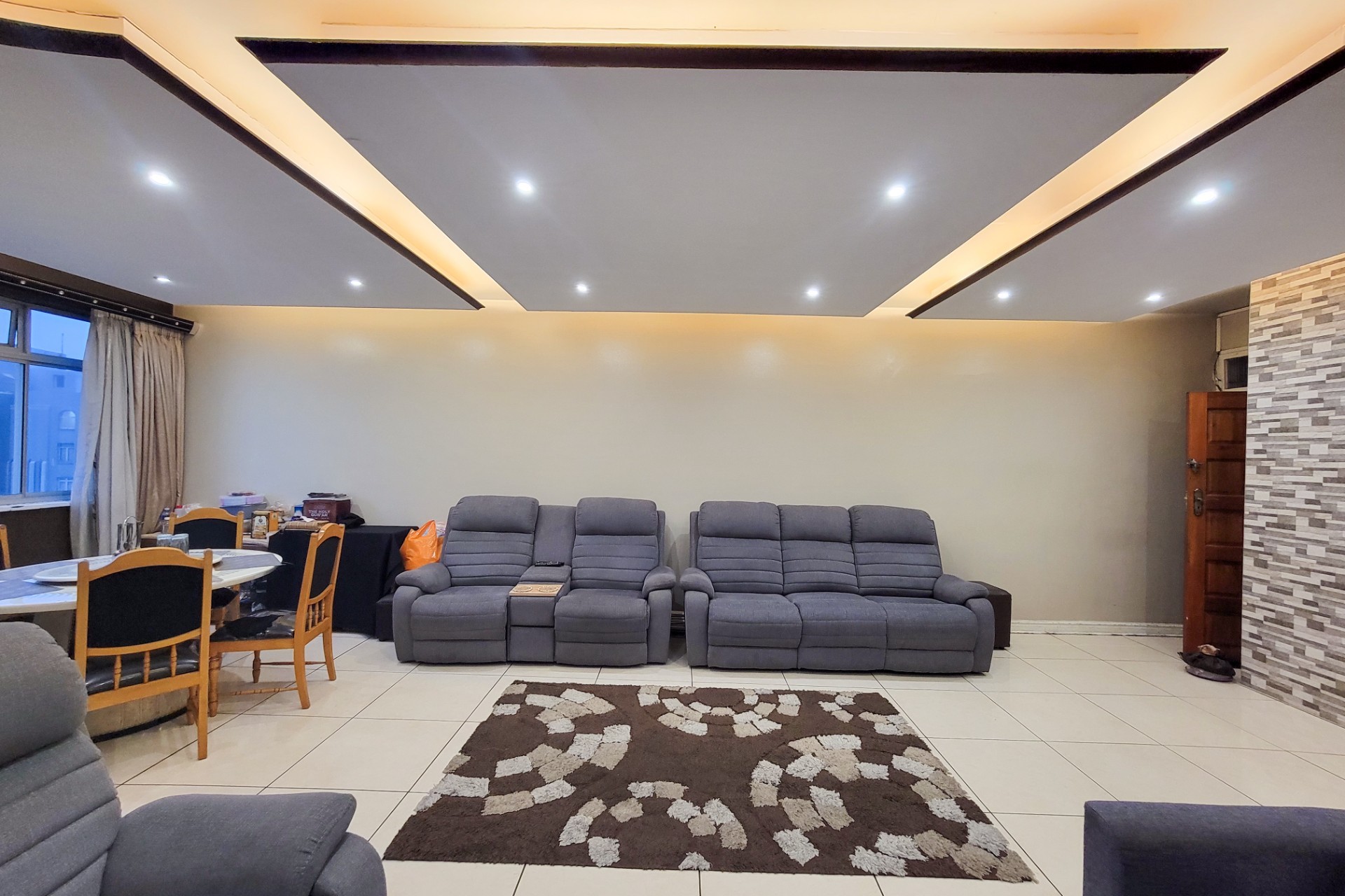 Spacious 118m² Oceanfront Living in Prime North Beach