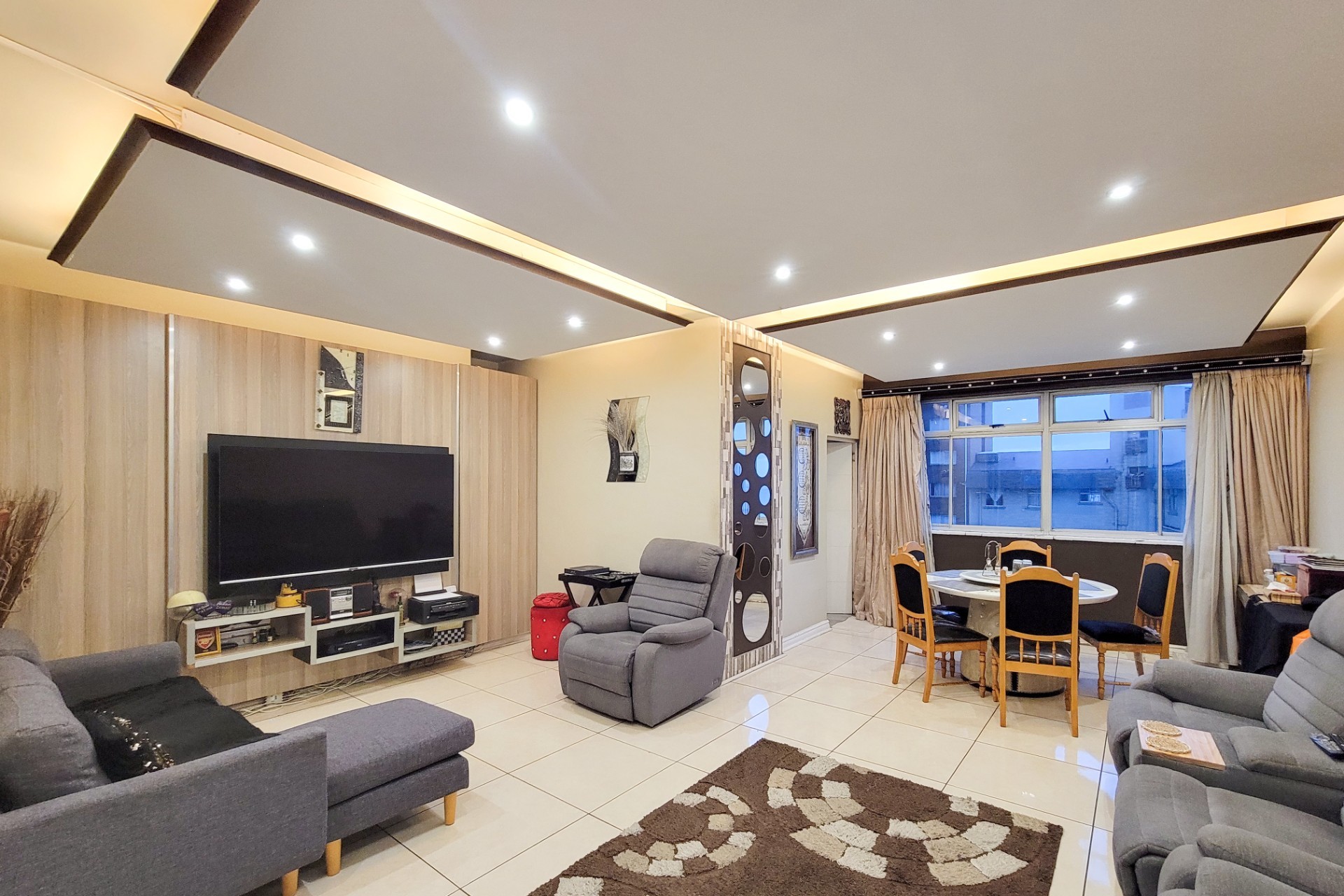 Spacious 118m² Oceanfront Living in Prime North Beach