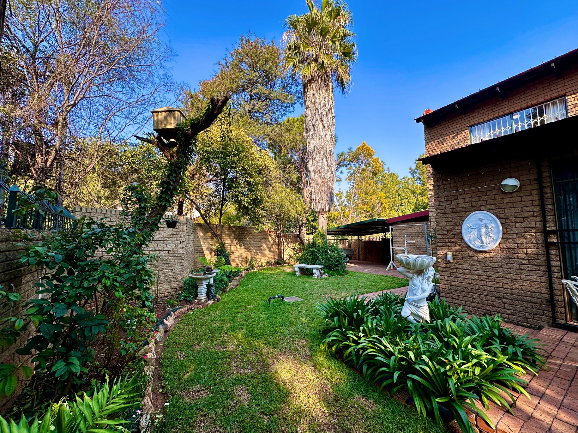 Townhouse For Sale in Val De Grace, Pretoria