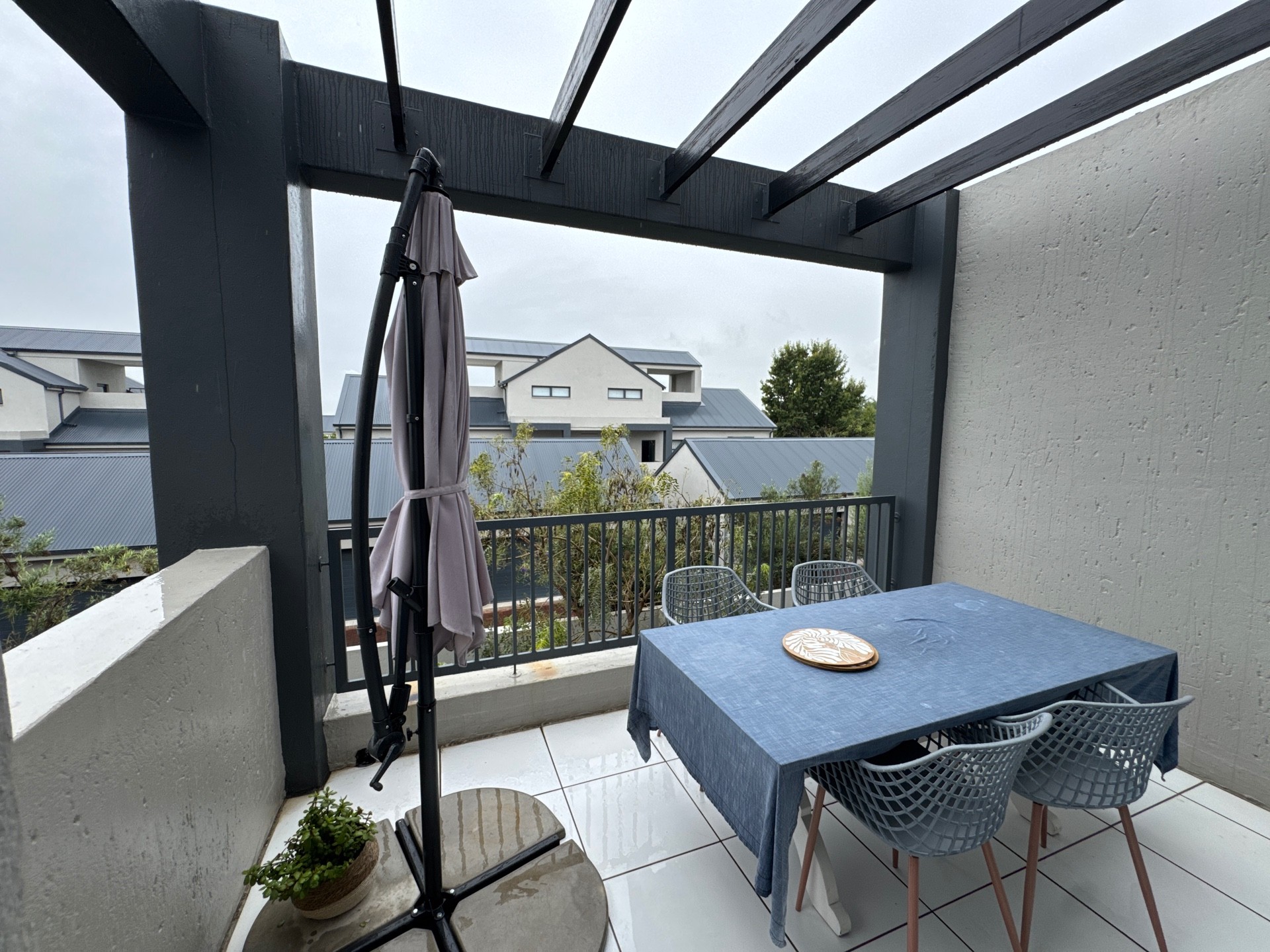 Apartment To Rent in Paulshof, Sandton