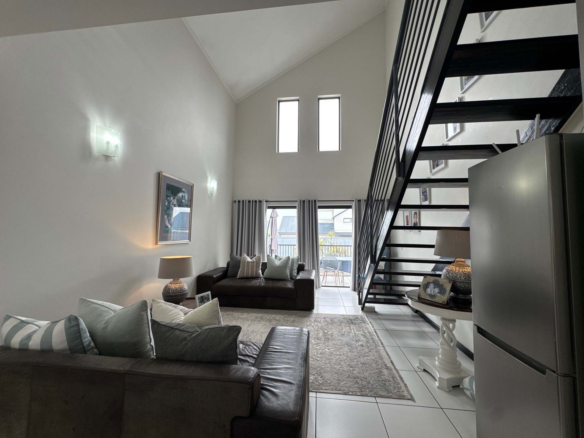 Apartment To Rent in Paulshof, Sandton