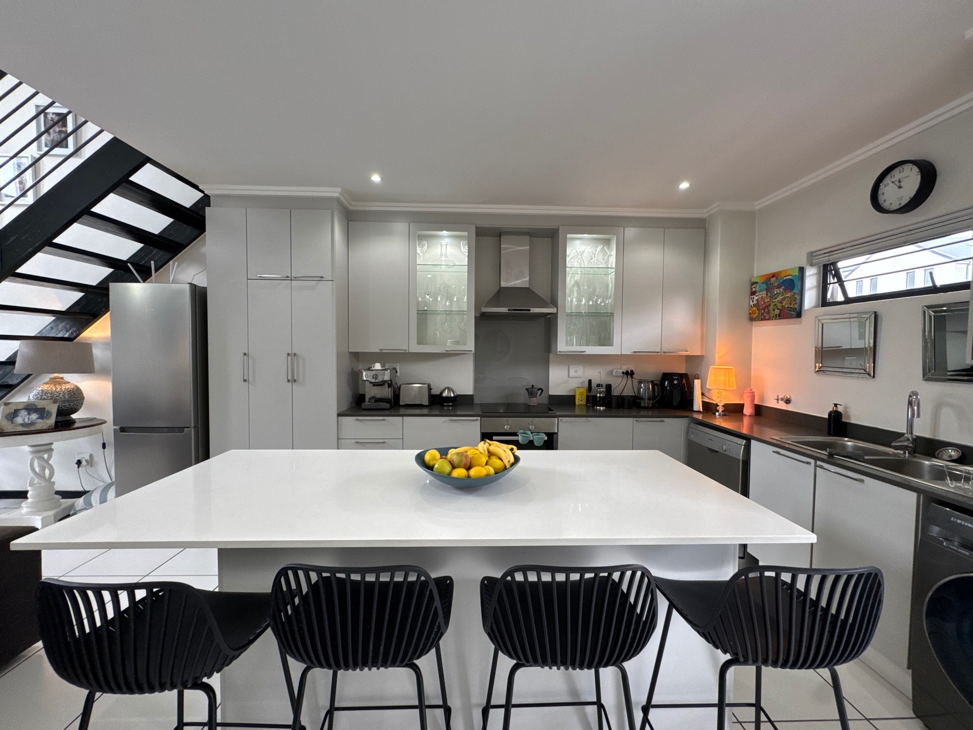 Apartment To Rent in Paulshof, Sandton