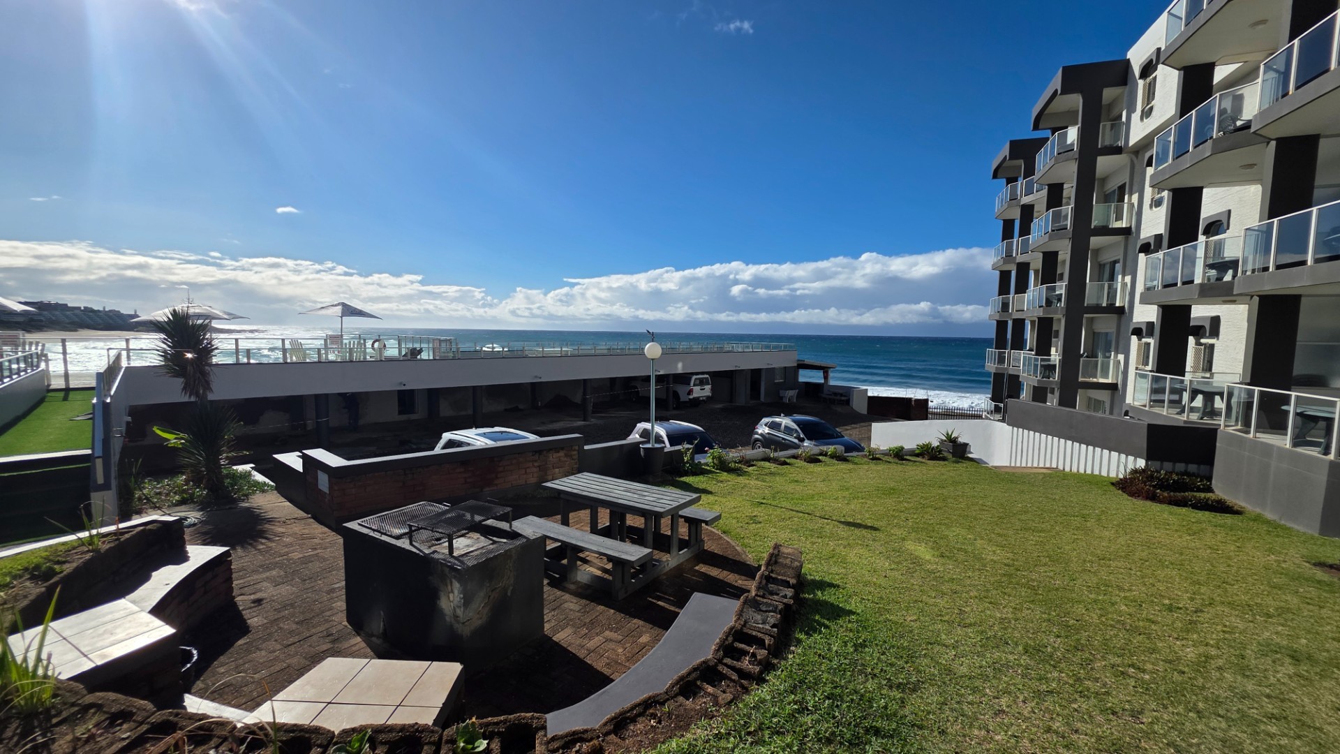 Beautiful 2 bedroom, 2 bathroom Beachfront Apartment For Sale in Margate, KwaZulu Natal