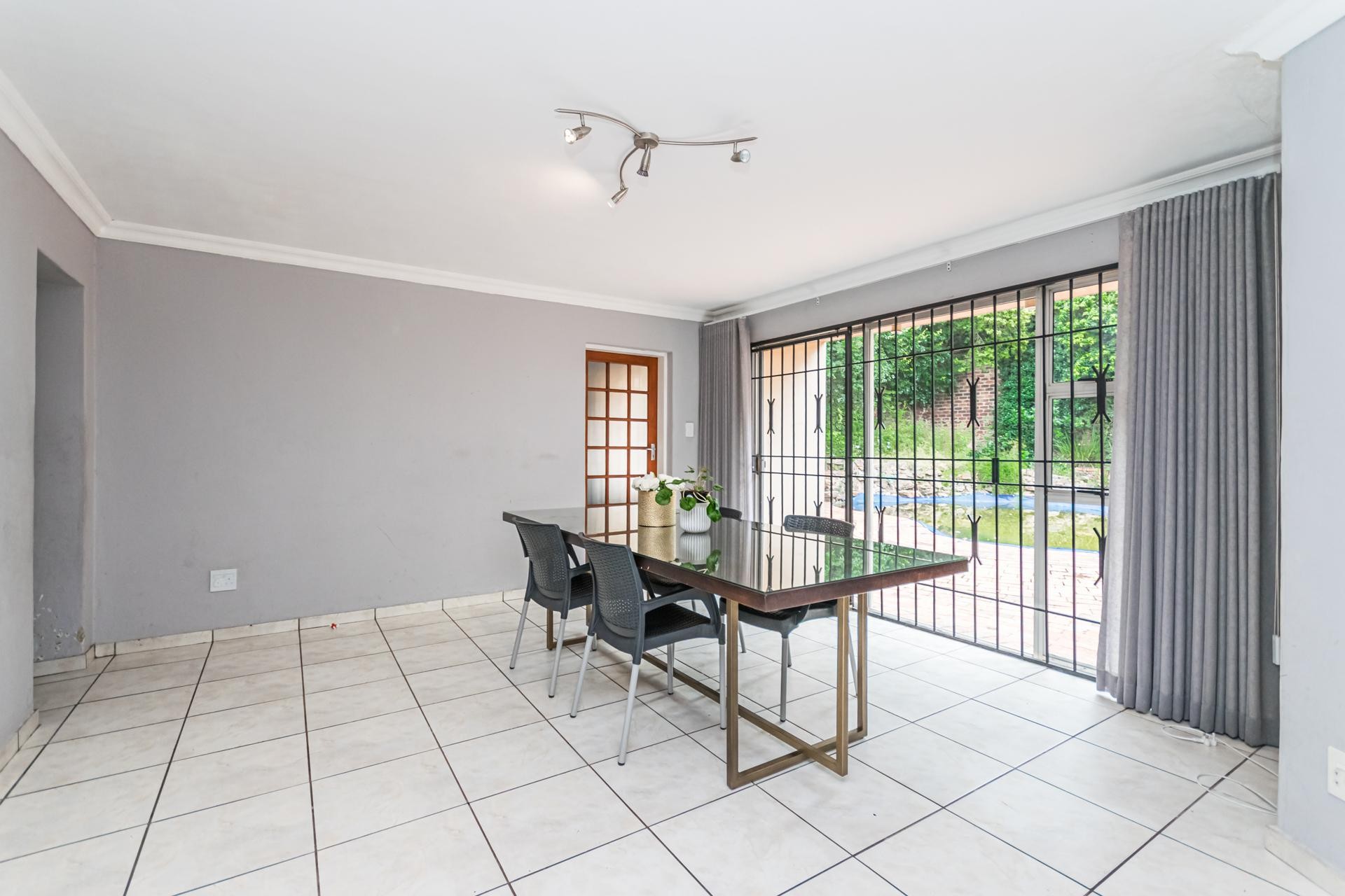 House for sale in Ferndale, Randburg, 1854 m²