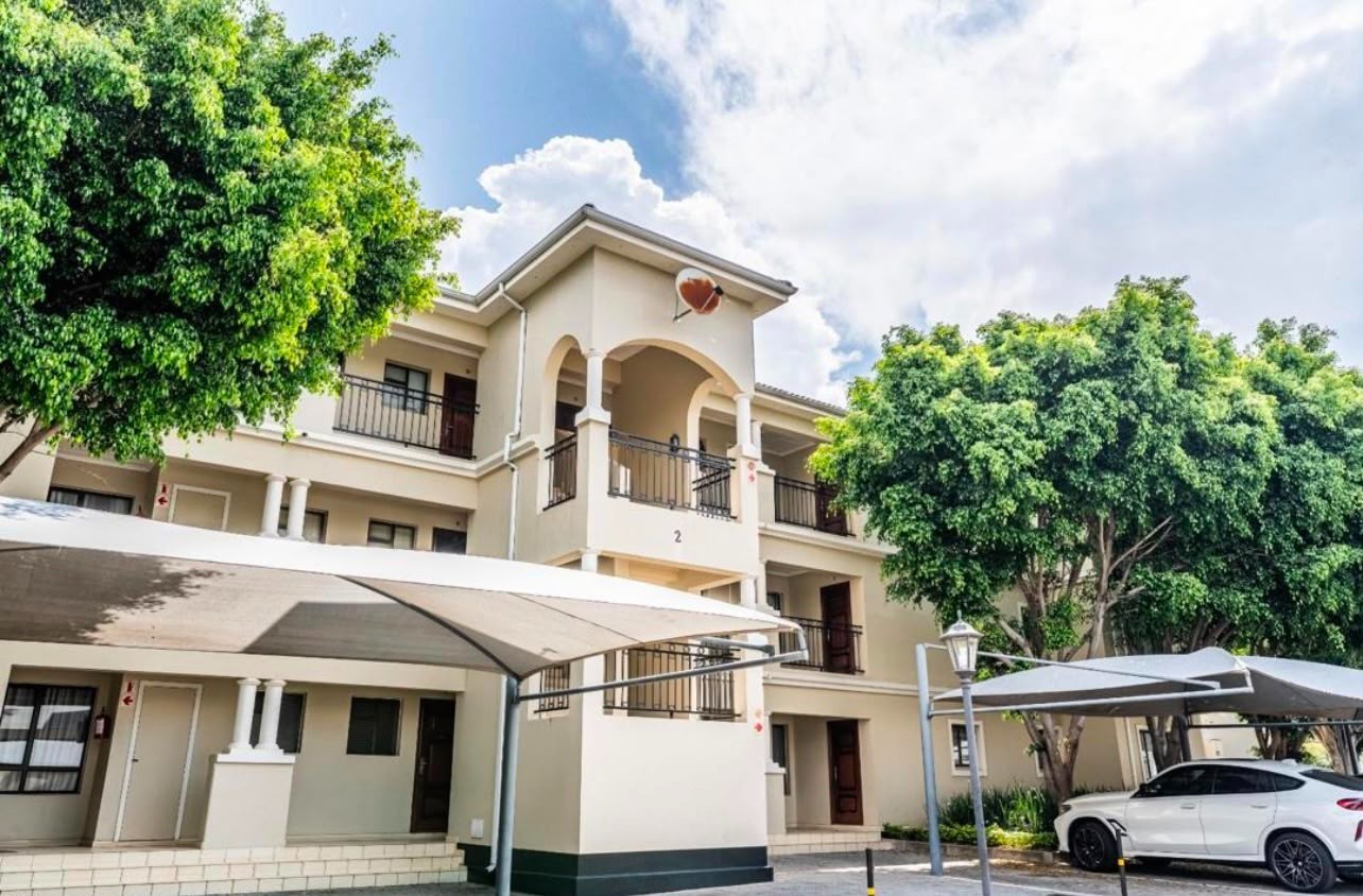 Apartment for rent in Broadacres, Sandton, 77 m²