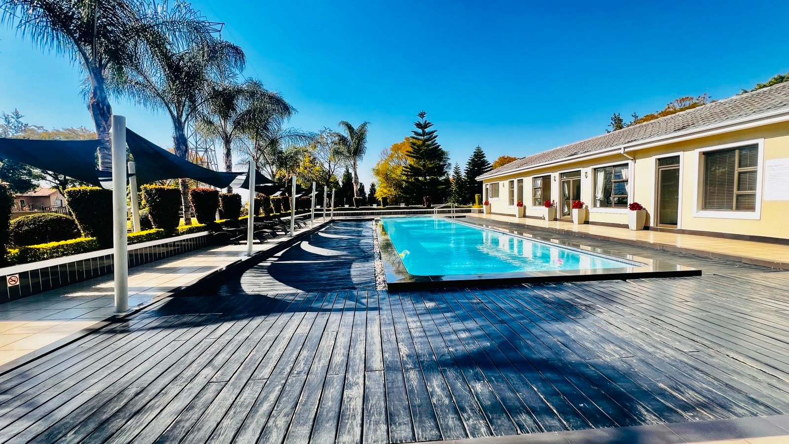 Apartment for rent in Broadacres, Sandton, 77 m²