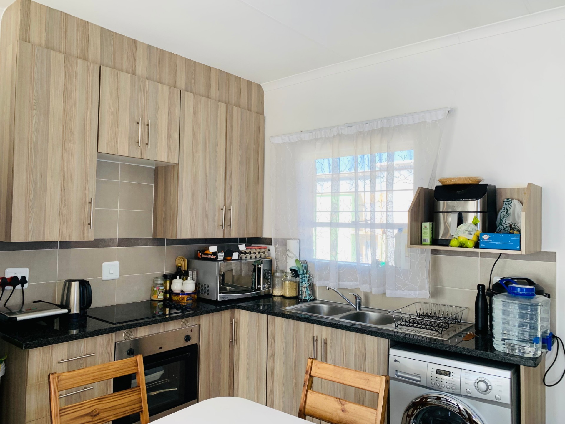 2 Bedroom, 2 Bathroom Apartment For Sale in Theresapark, Akasia