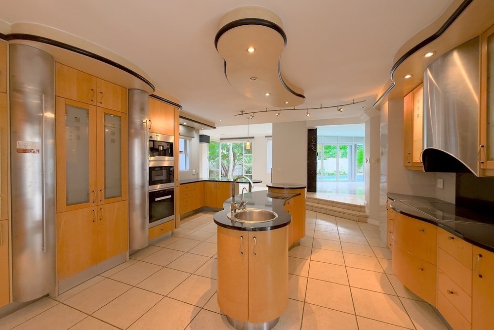 Exquisite Designer Residence with Basement in Prestigious Dainfern Golf Estate