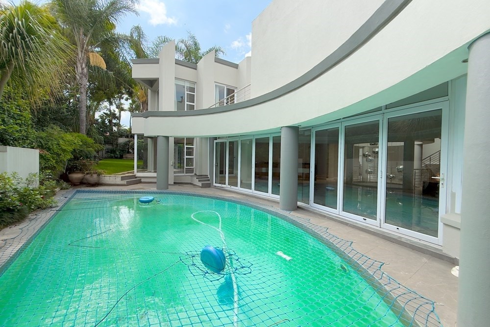 Exquisite Designer Residence with Basement in Prestigious Dainfern Golf Estate