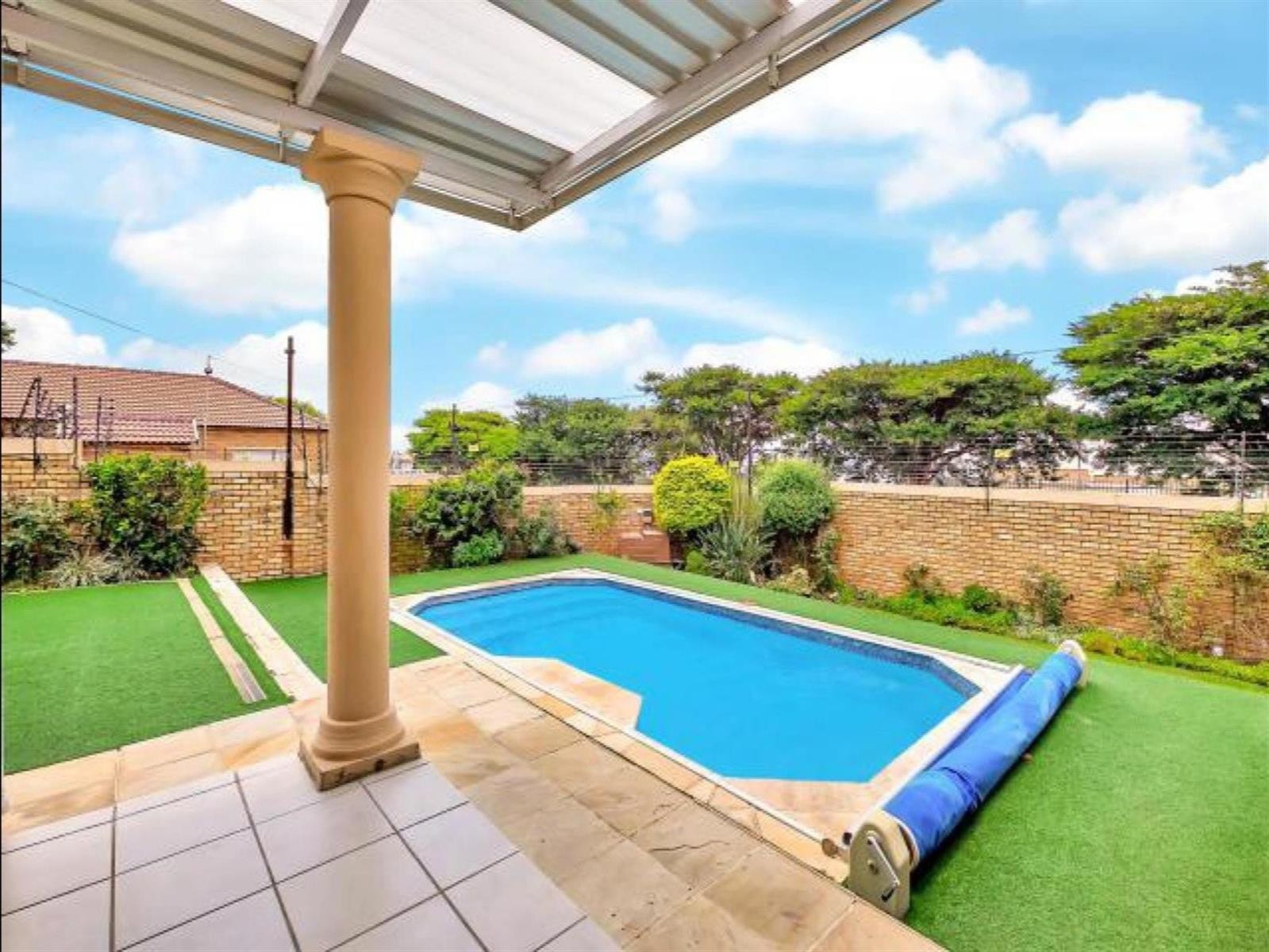Townhouse For Sale in Sundowner, Randburg