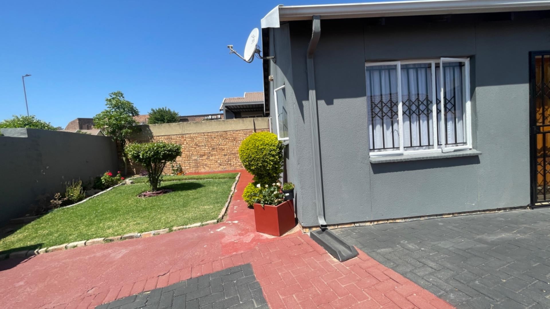 House For Sale in Cosmo City, Roodepoort