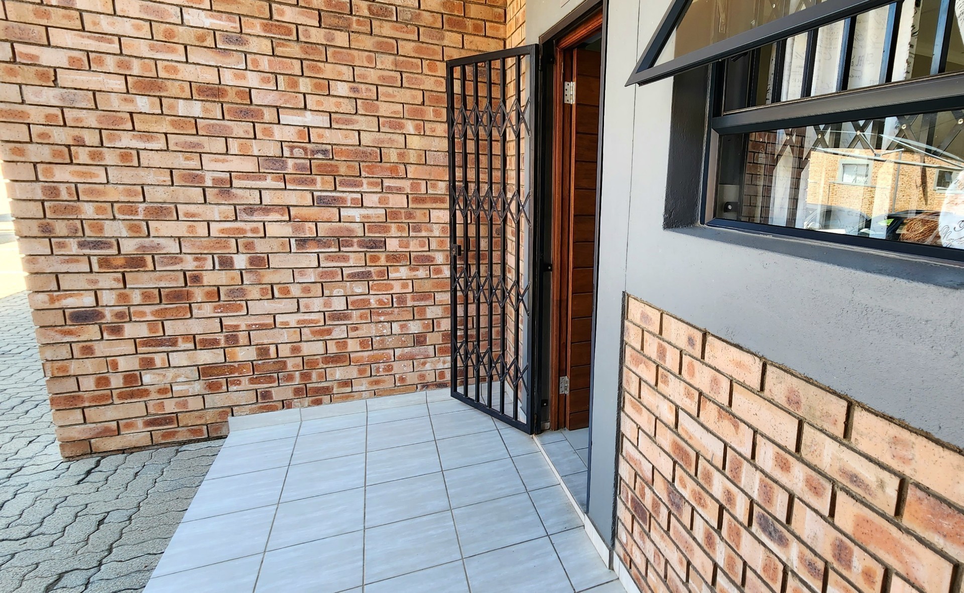 Immaculate 3 Bedroom Ground Floor Apartment To Rent in Franklin on 8th, Noordwyk, Midrand