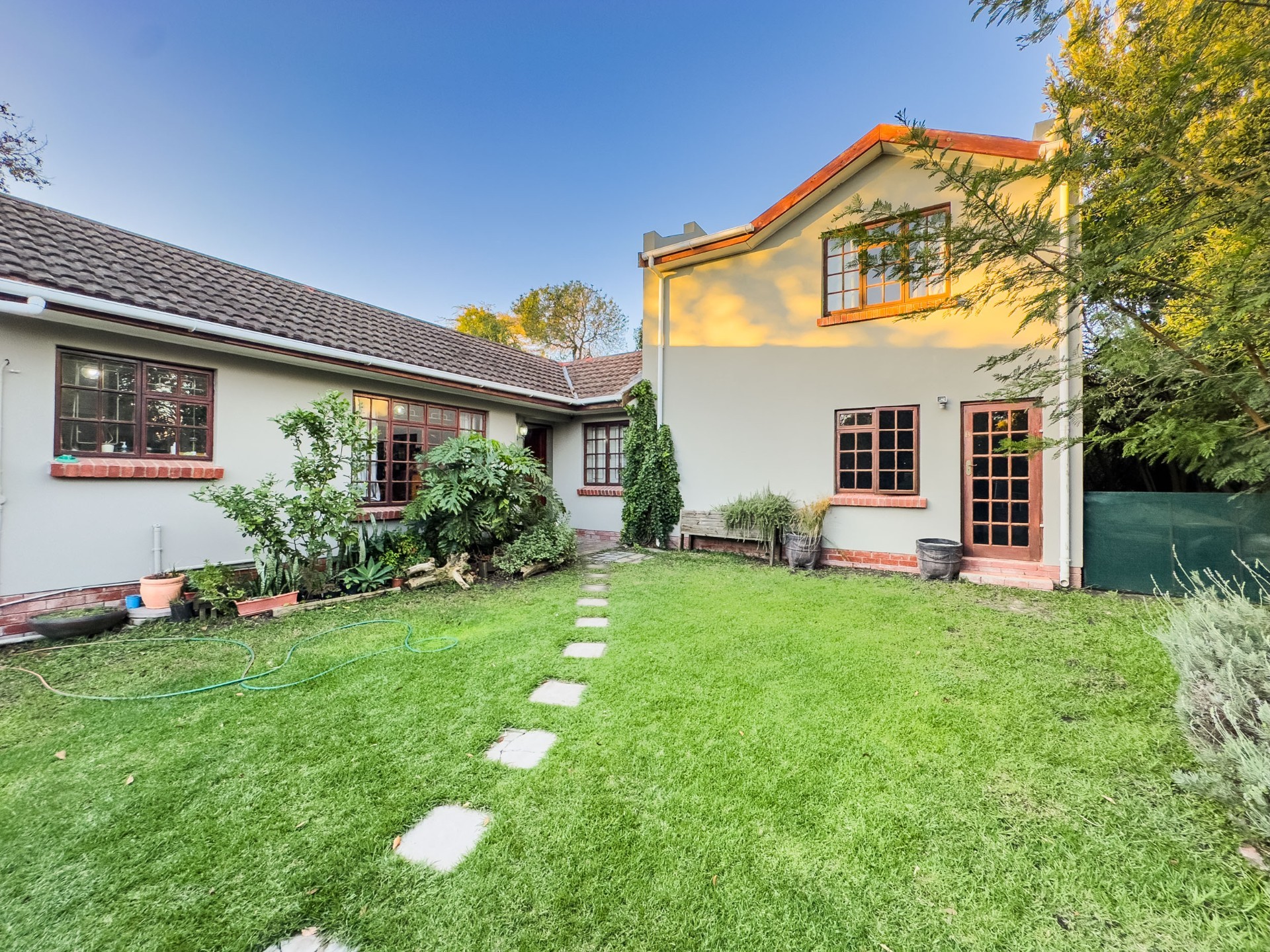 House For Sale in Martinville, Roundhay, Somerset West
