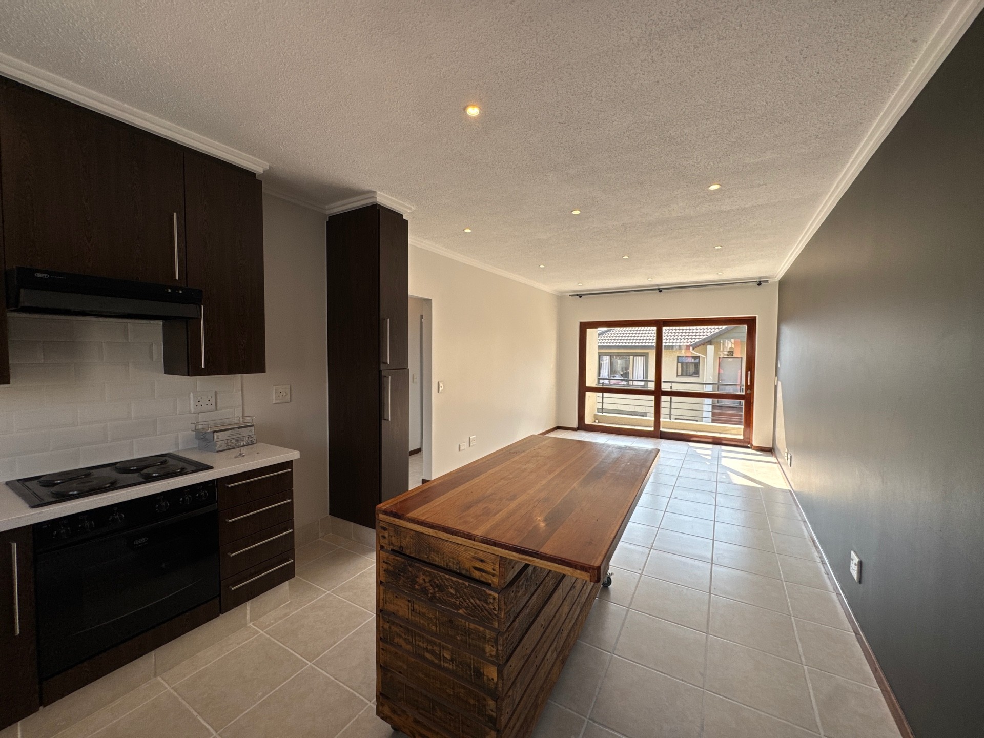 Apartment To Rent in Lonehill, Sandton