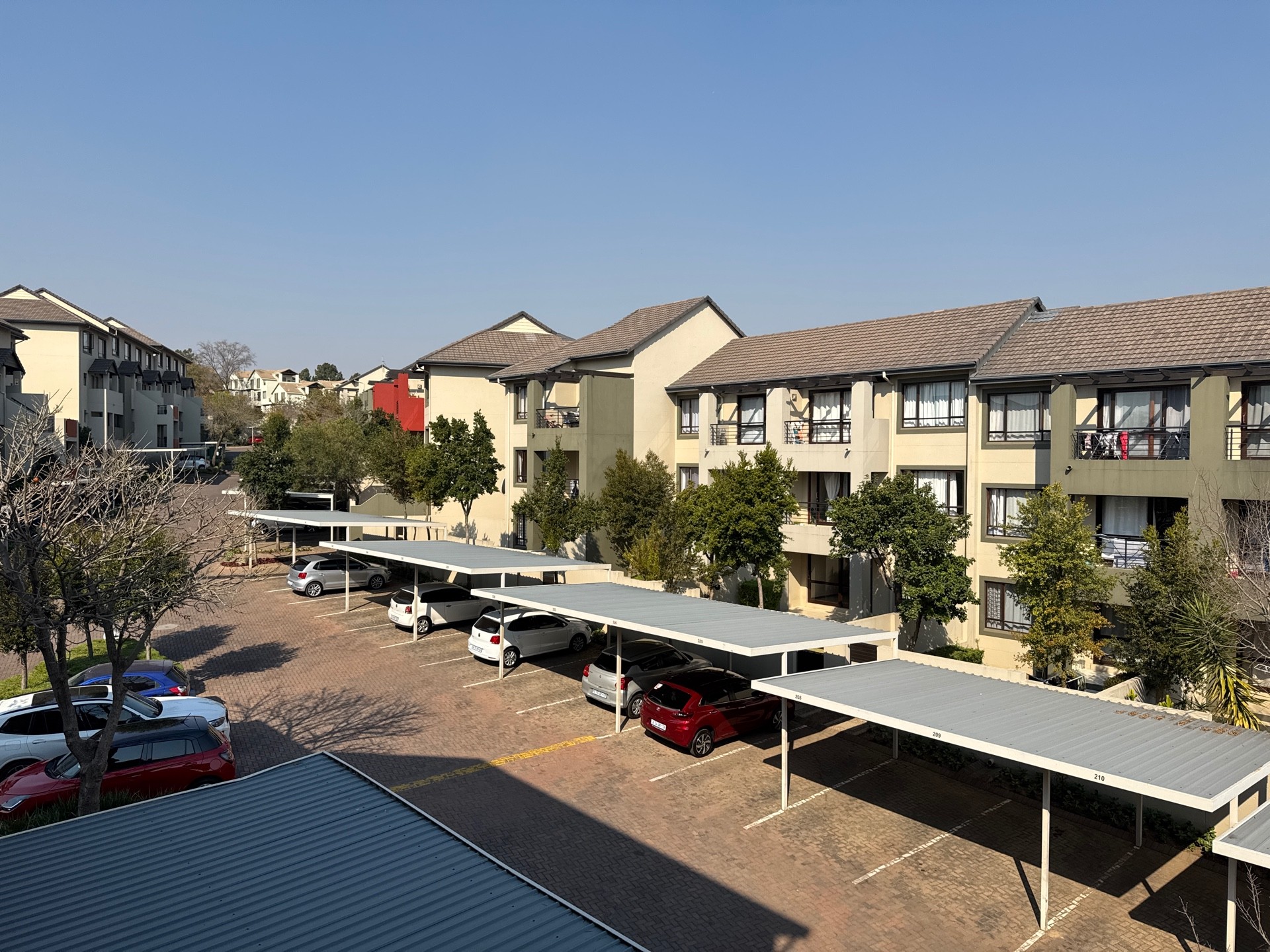 Apartment To Rent in Lonehill, Sandton