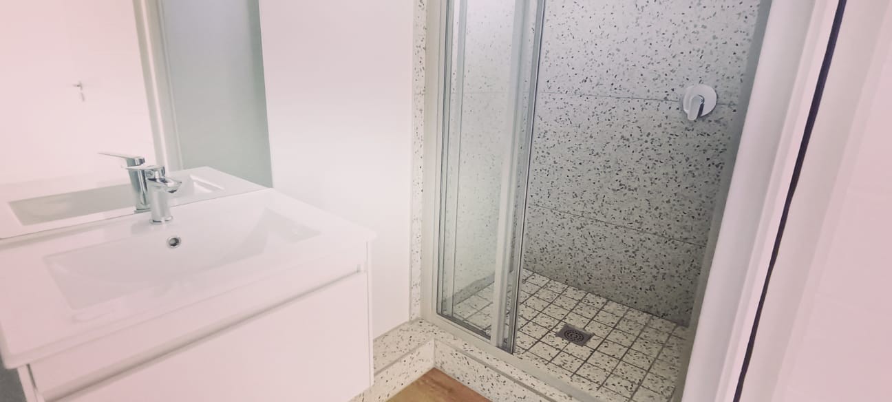 Stunning 1 bedroom Apartment in Newinbosch.