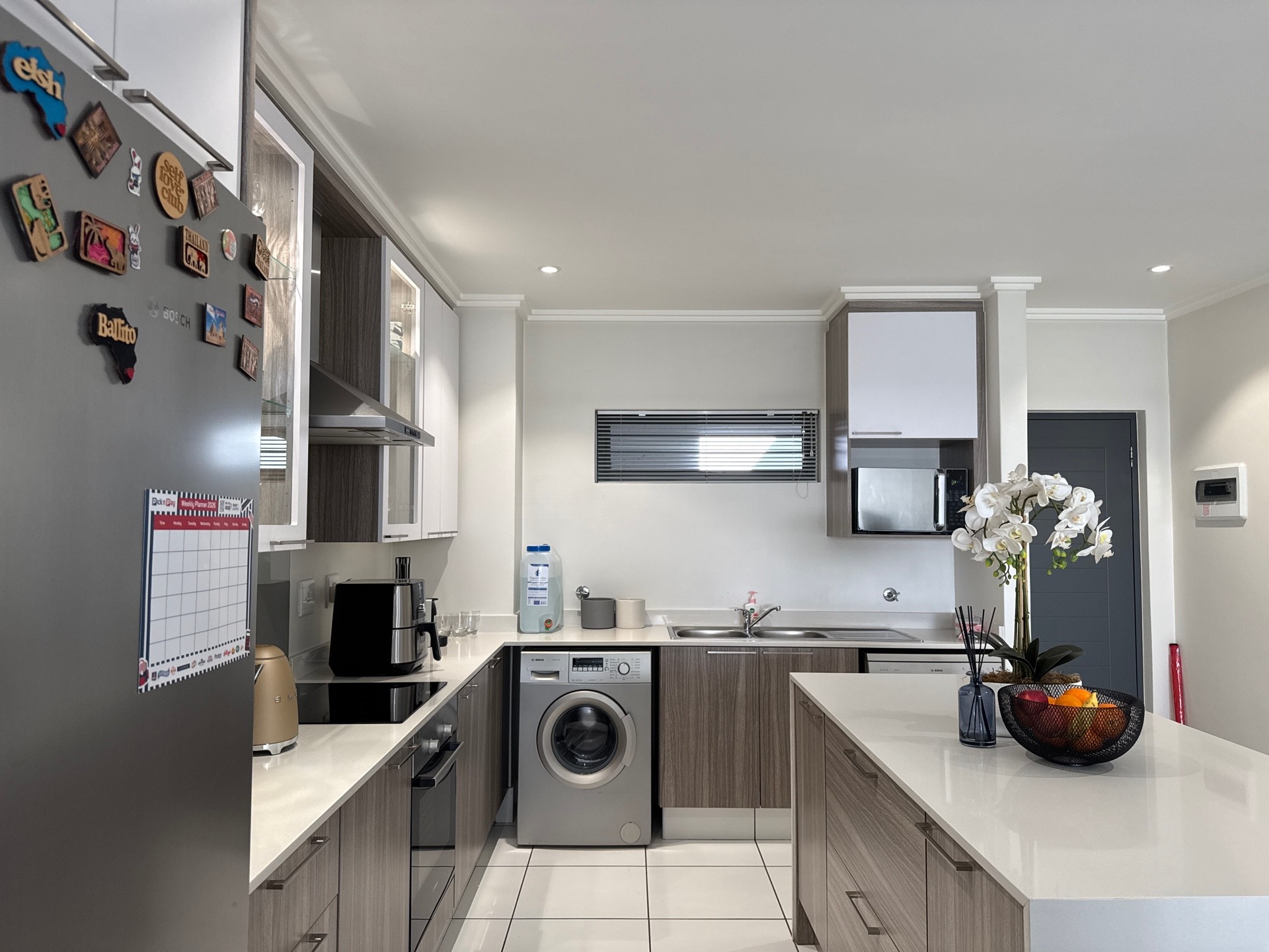 Apartment For Sale in Paulshof, Sandton