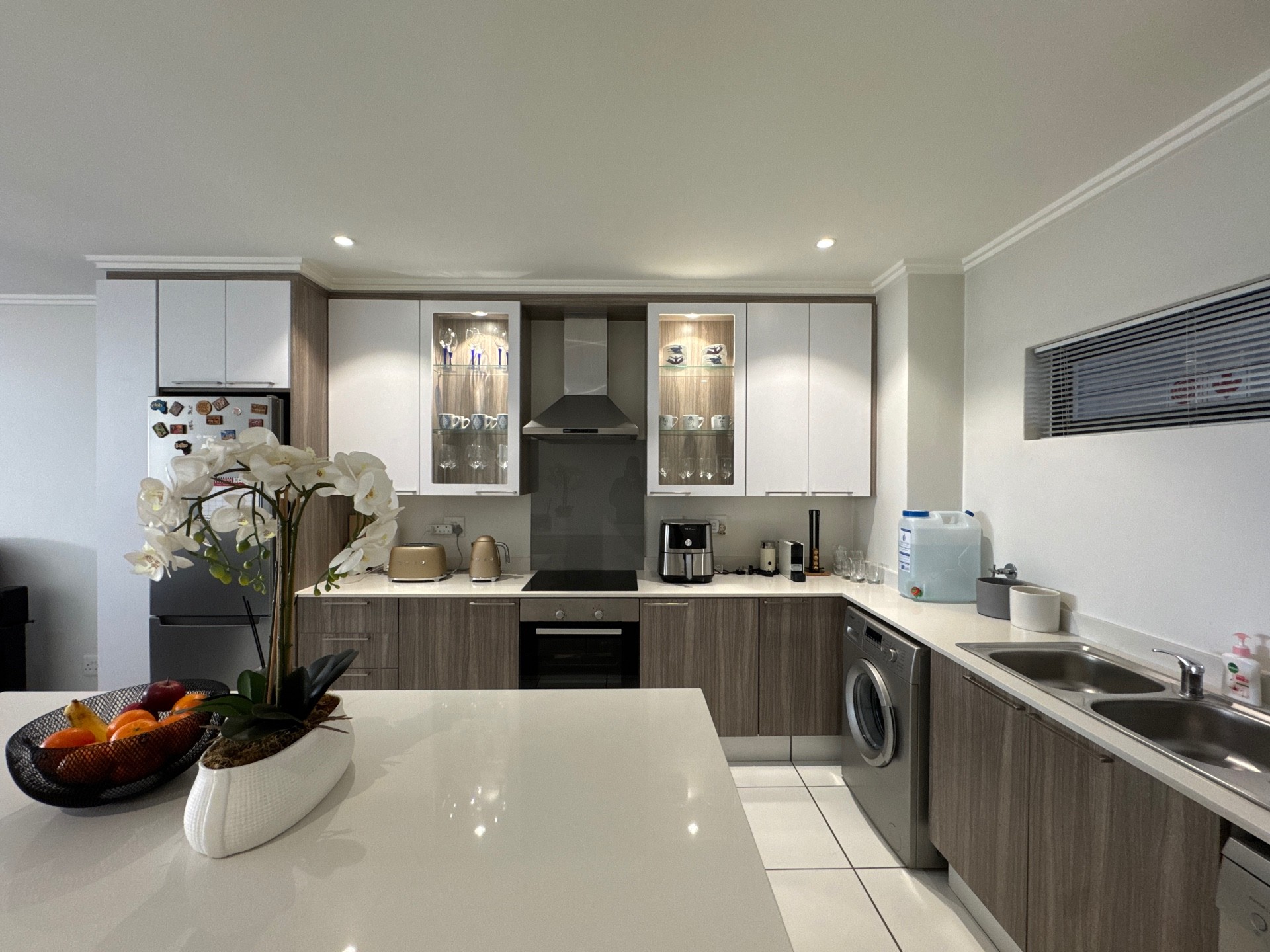 Apartment For Sale in Paulshof, Sandton