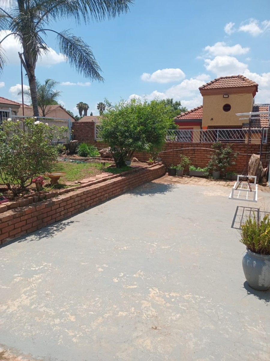 House For Sale Lotus garden