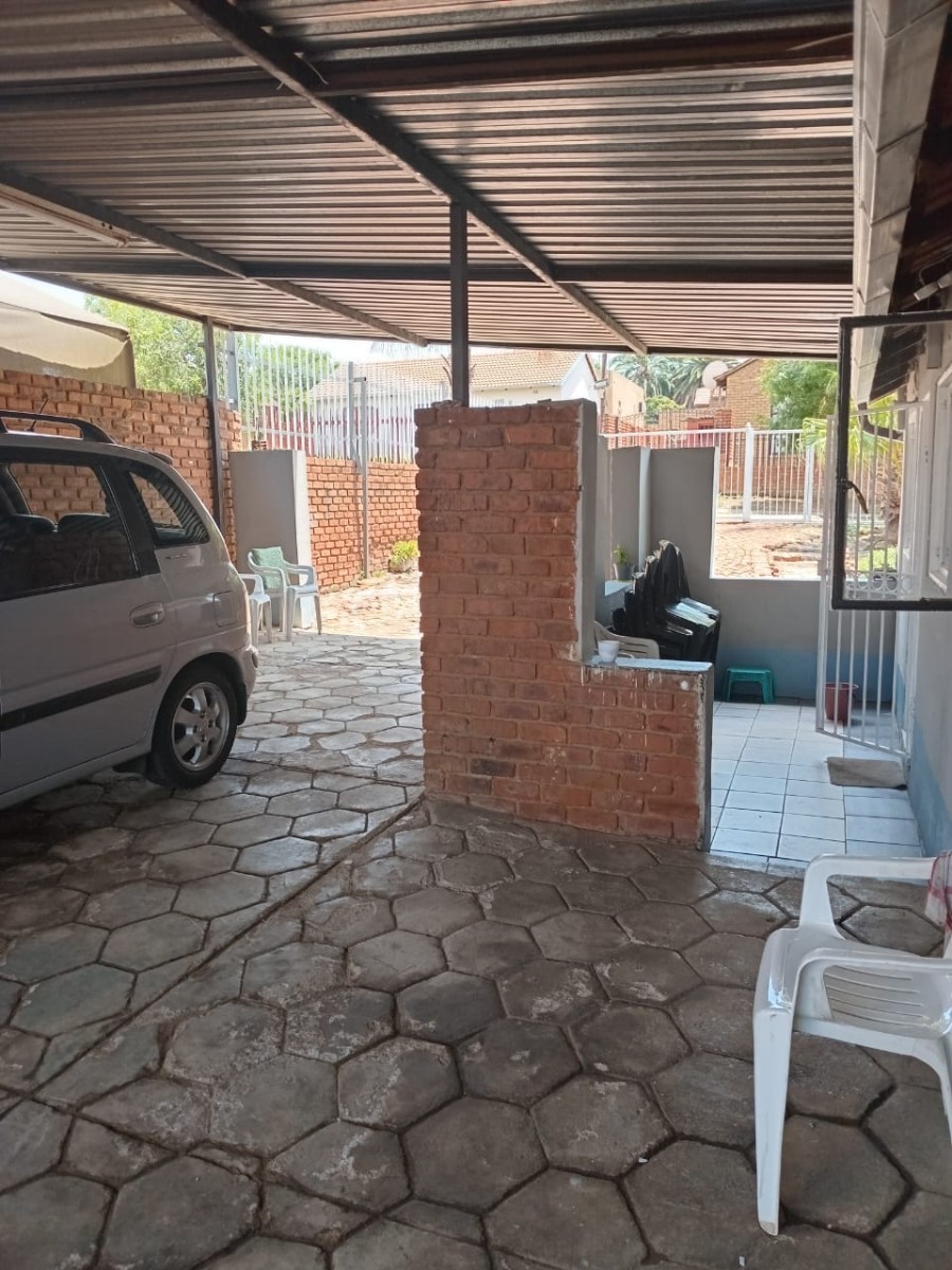 House For Sale Lotus garden