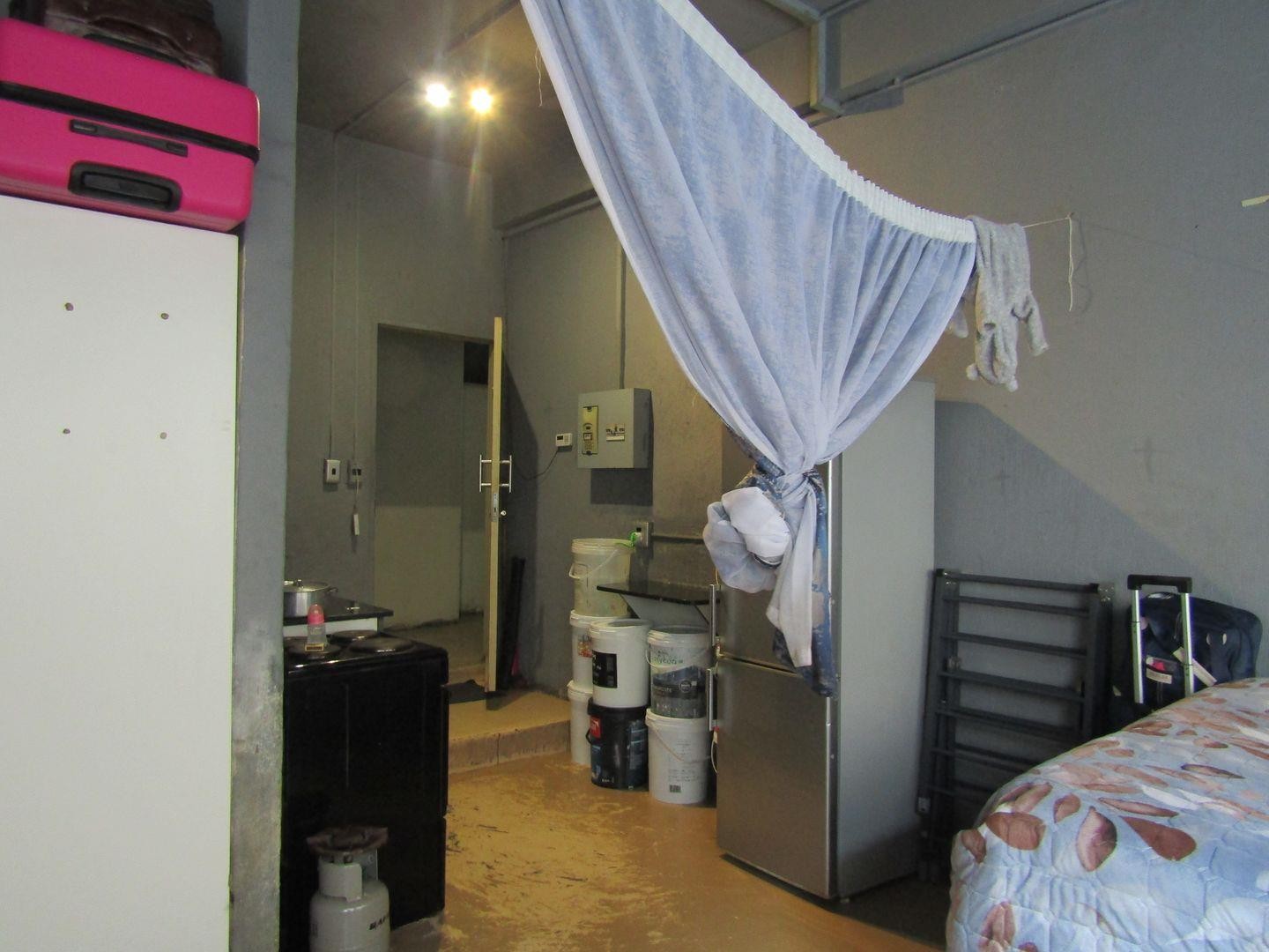 Apartment For Sale in Johannesburg Central, Johannesburg