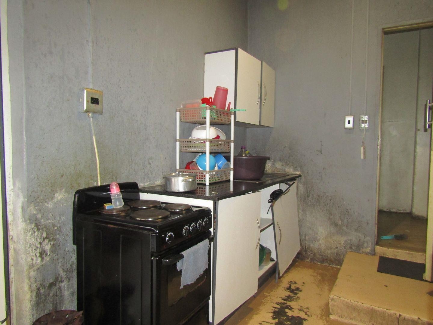 Apartment For Sale in Johannesburg Central, Johannesburg