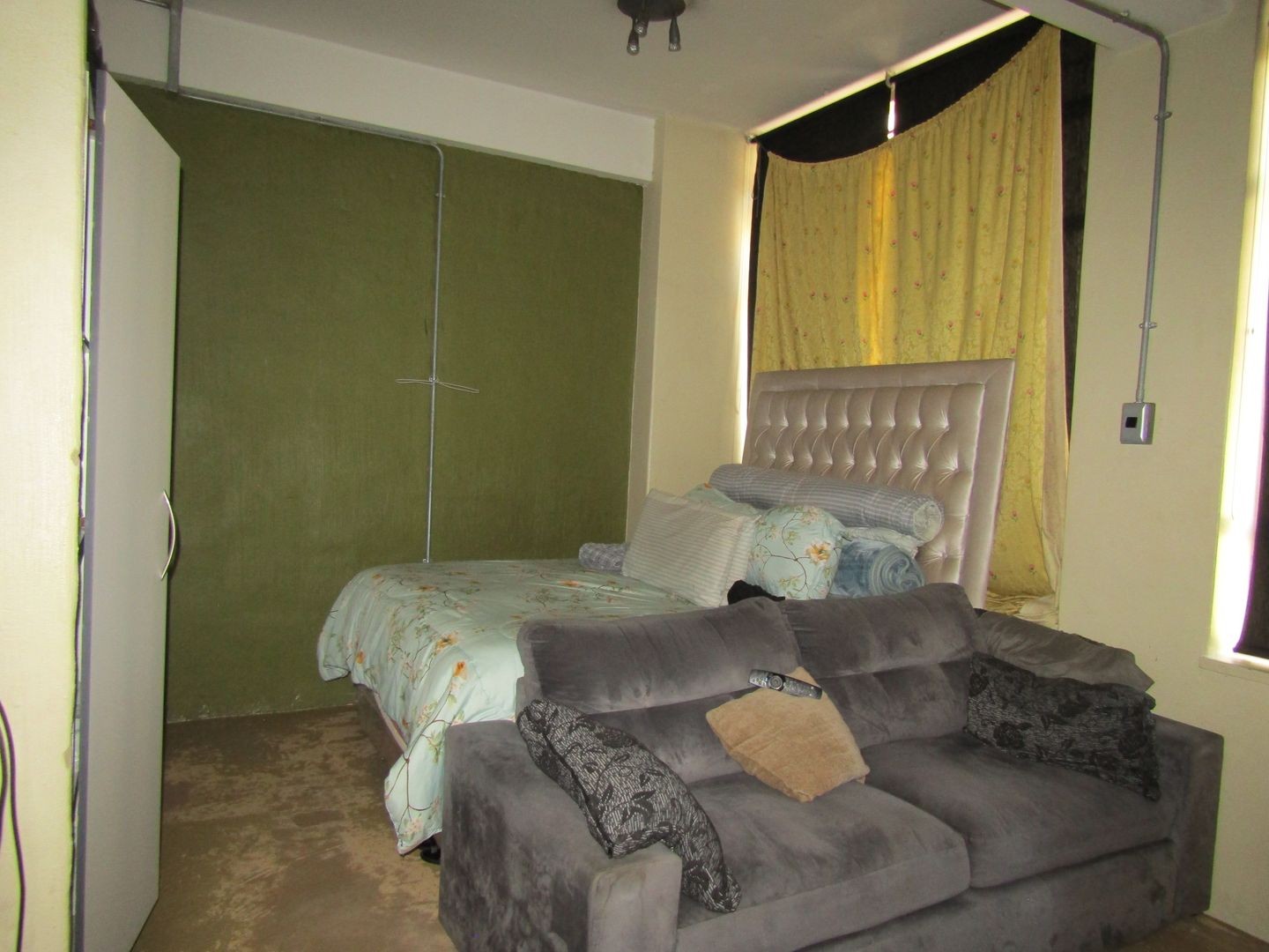 Apartment For Sale in Johannesburg Central, Johannesburg