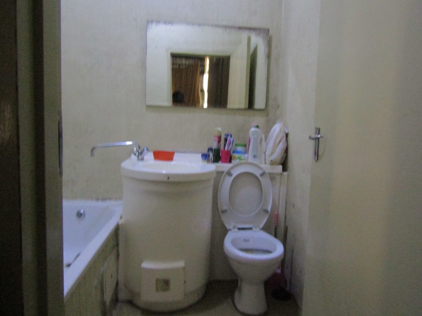 Apartment For Sale in Johannesburg Central, Johannesburg
