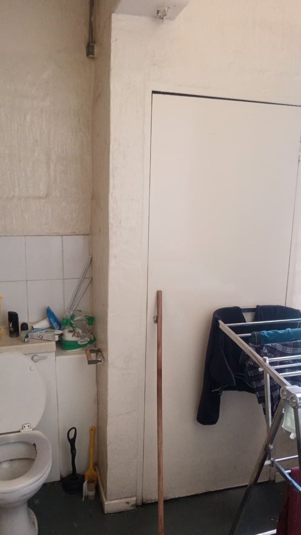 Apartment For Sale in Johannesburg Central, Johannesburg