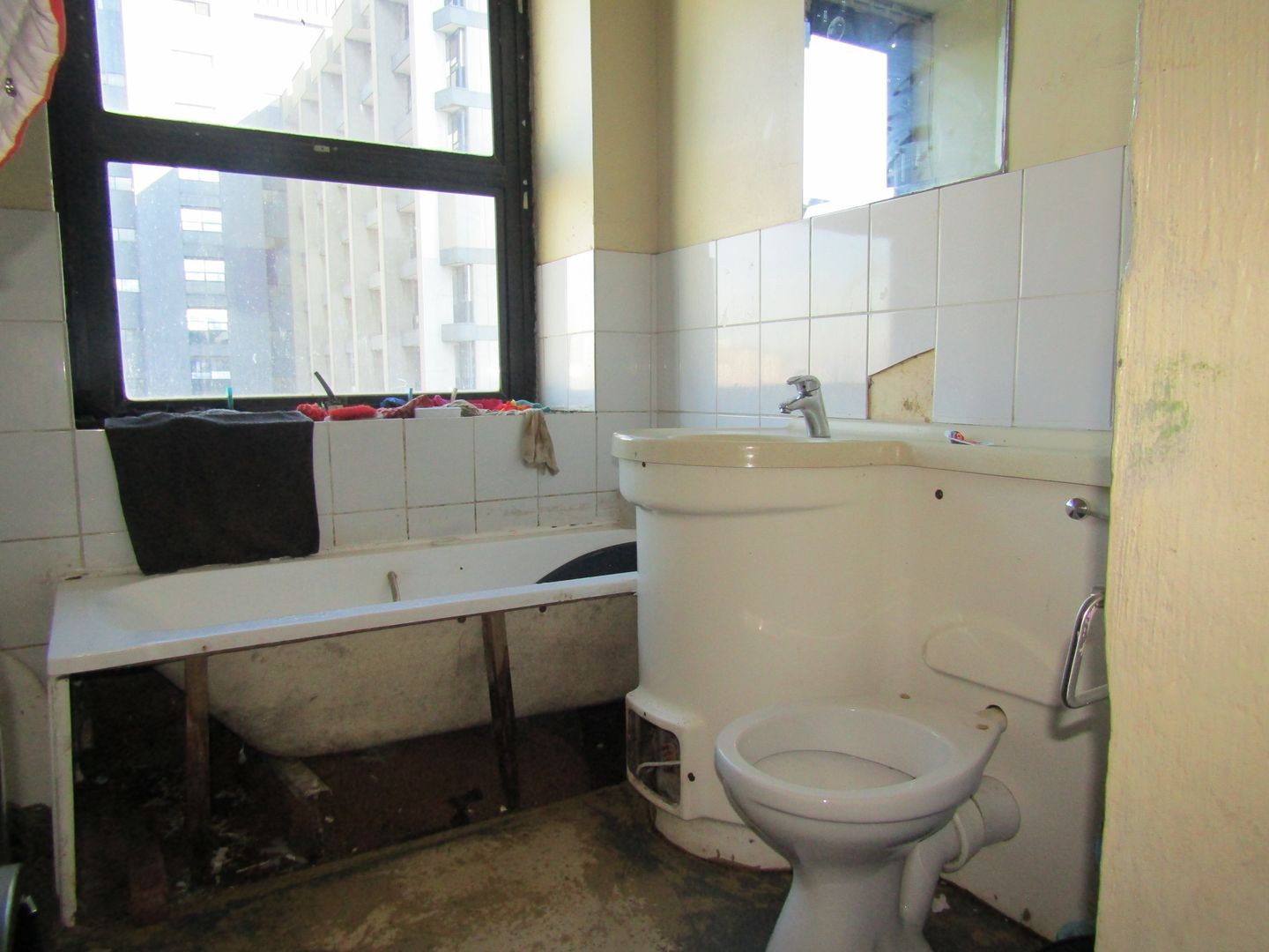 Apartment For Sale in Johannesburg Central, Johannesburg