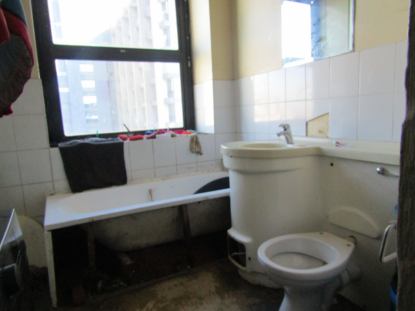 Apartment For Sale in Johannesburg Central, Johannesburg