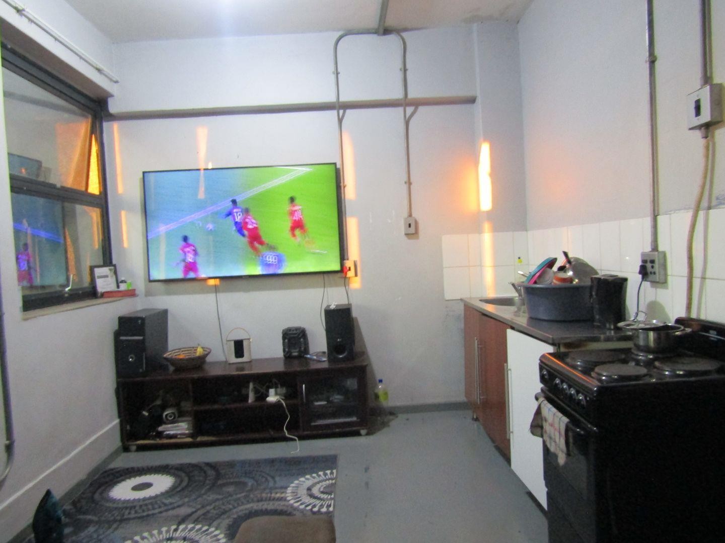 Apartment For Sale in Johannesburg Central, Johannesburg