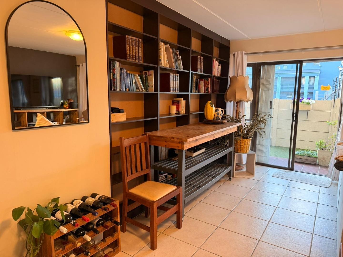 Spacious 2 Bedroom Garden Apartment