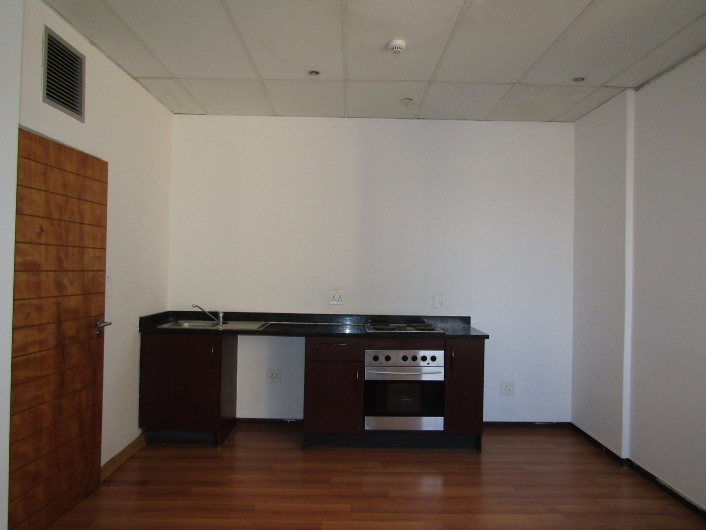 Apartment For Sale in Johannesburg Central, Johannesburg