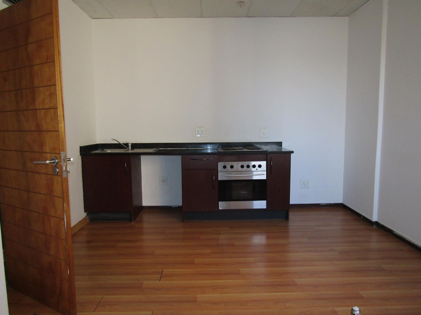 Apartment For Sale in Johannesburg Central, Johannesburg
