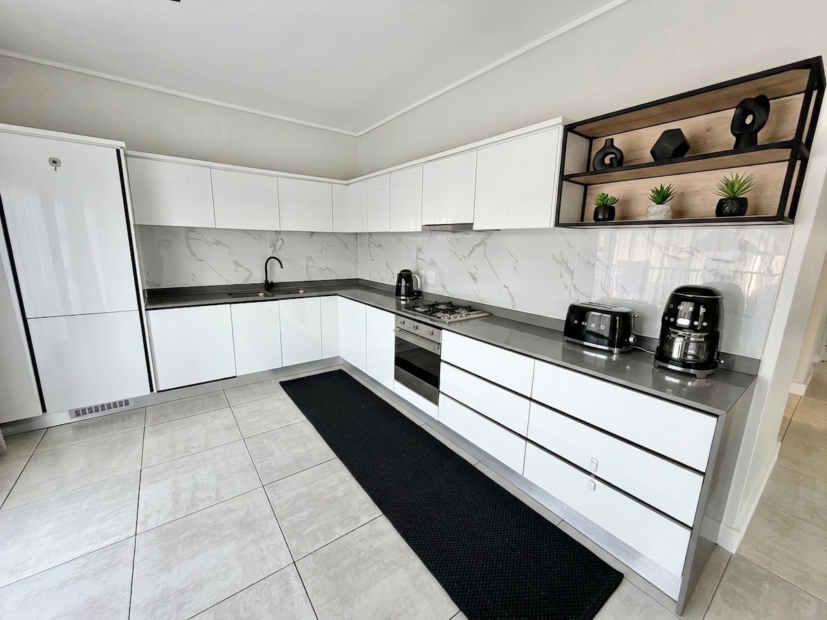 Elegant Signature Series 3-Bedroom Apartment for Sale - Prime Investment Opportunity