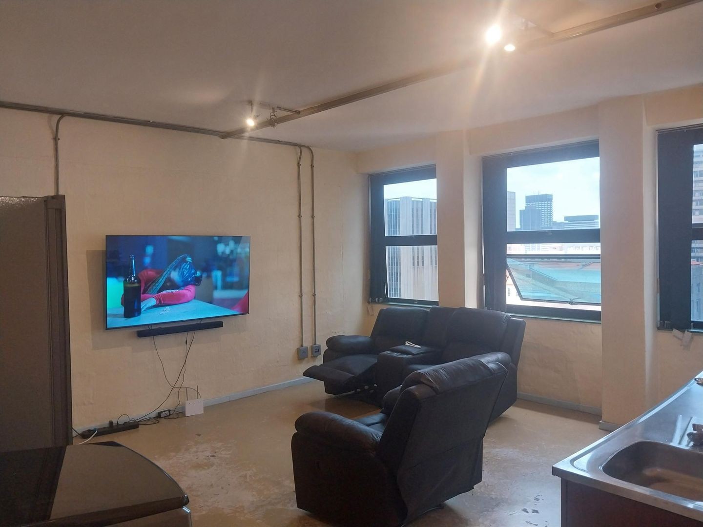Apartment For Sale in Johannesburg Central, Johannesburg