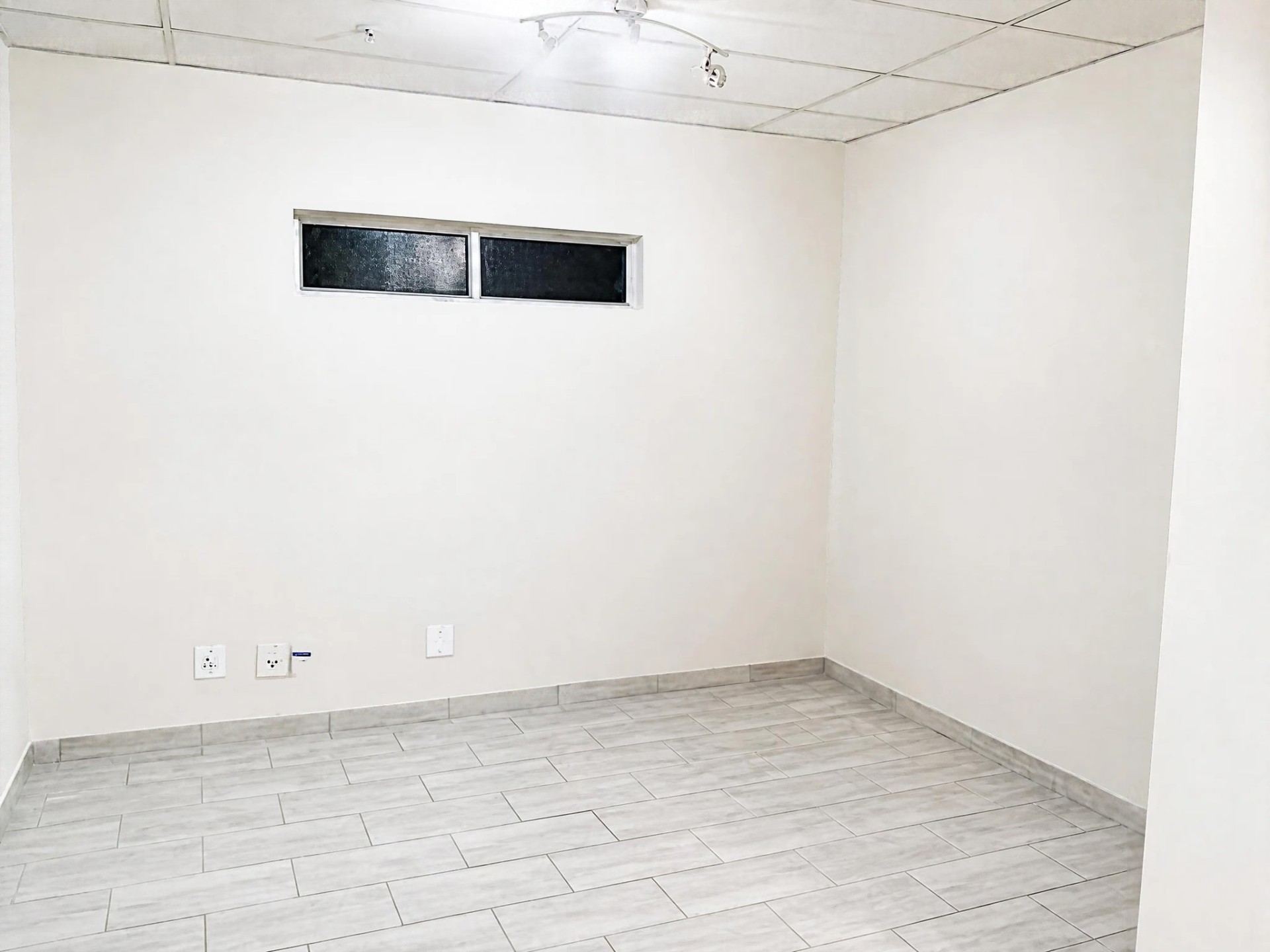 Bachelor Apartment For Sale in Johannesburg Central