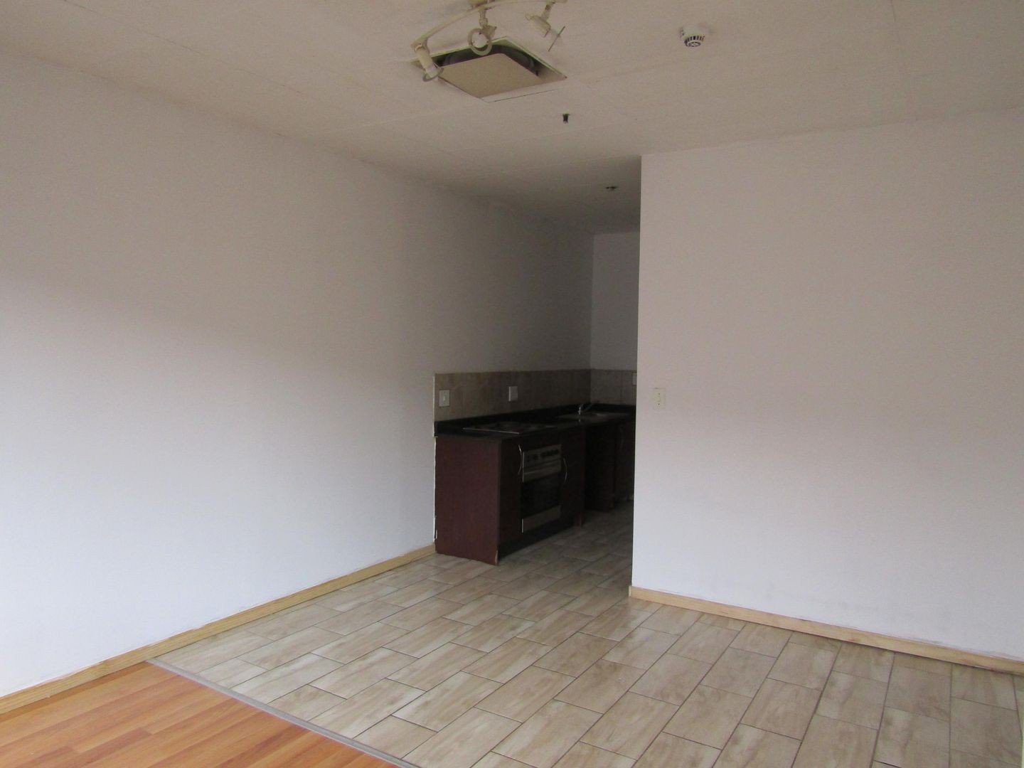 Apartment For Sale in Johannesburg Central, Johannesburg