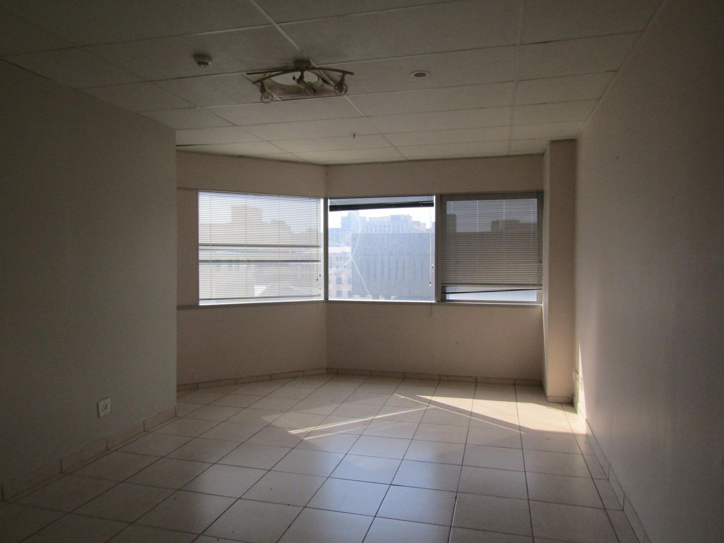 Apartment For Sale in Johannesburg Central, Johannesburg