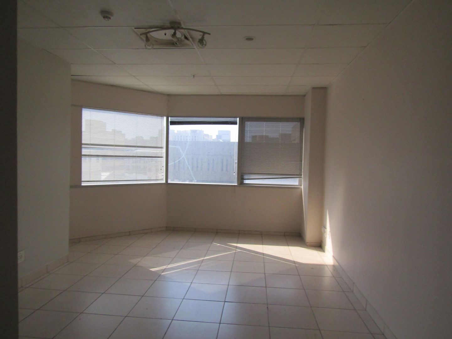 Apartment For Sale in Johannesburg Central, Johannesburg