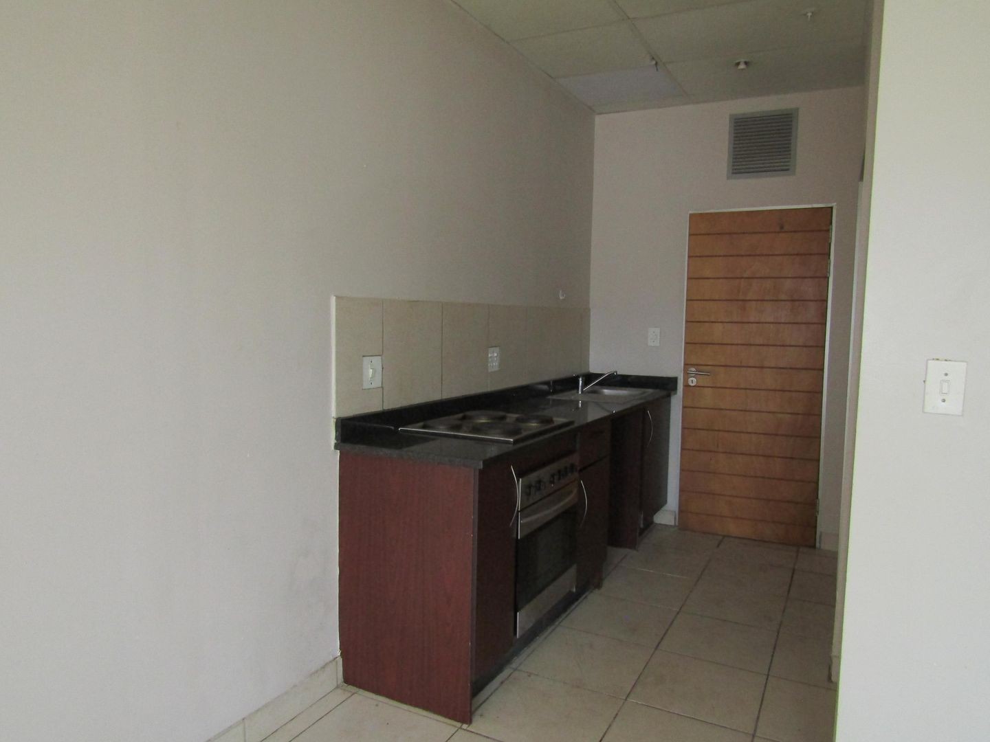 Apartment For Sale in Johannesburg Central, Johannesburg